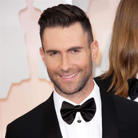 Maroon 5’s Adam Levine Poses Nude for Prostate Cancer。